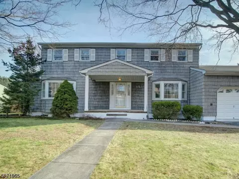 15 Appleby Ln, East Brunswick, NJ 08816