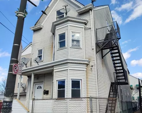 819 Main St, Paterson, NJ 07503