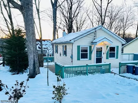 202 W End Ave, Hopatcong, NJ 07843