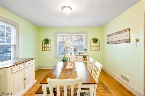 123 Oakley St, Roselle, NJ 07203