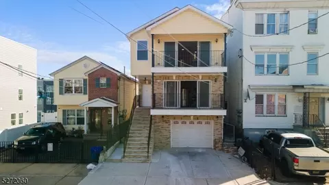 762 S 14th St, Newark, NJ 07103