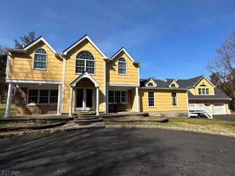 18 Forty Oaks Rd, Readington Twp, NJ 08889