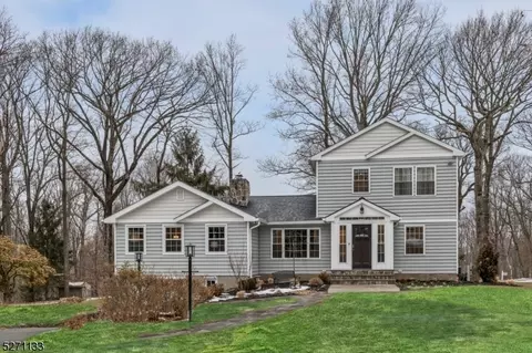 21 Crestwood Dr, Randolph, NJ 07869