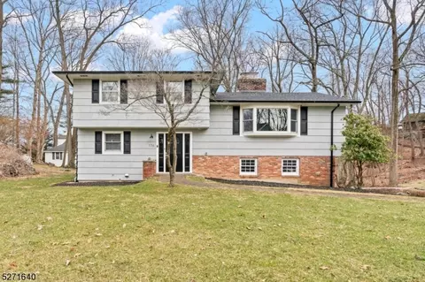 176 W Shore Trl, Sparta, NJ 07871