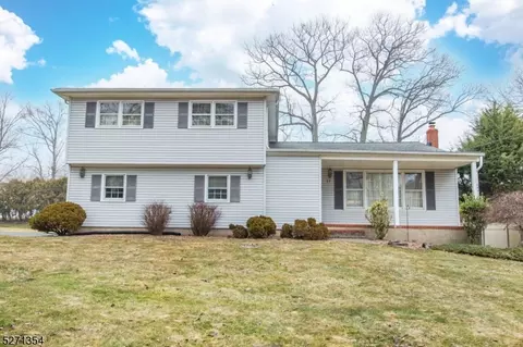 17 Sheffield St, Parsippany-troy Hills Twp, NJ 07034