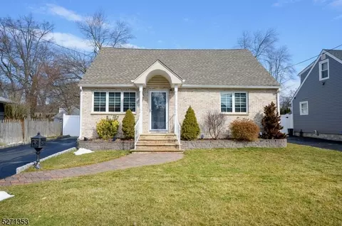 12 Elm St, Bloomingdale, NJ 07403