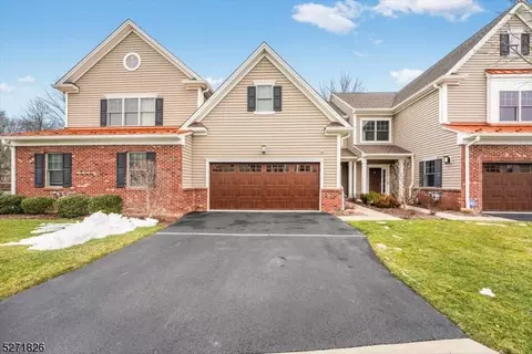 27 Whitney Farm Pl, Morristown, NJ 07960
