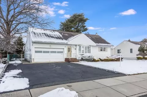122 Robin Hood Rd, Clifton, NJ 07013