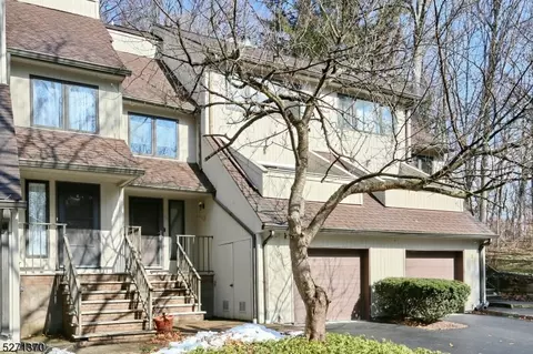 5 Newcastle Ct, Mountain Lakes, NJ 07046