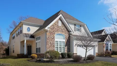45 Schindler Ct, Franklin Twp, NJ 08873