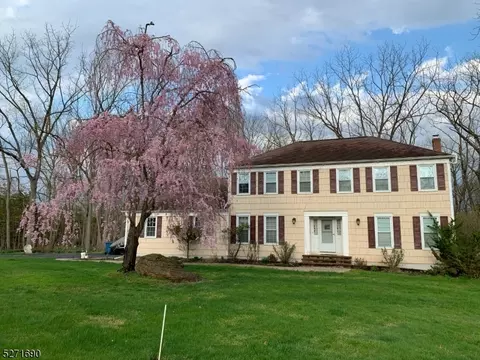 1 Little Brook Rd, Readington Twp, NJ 08889