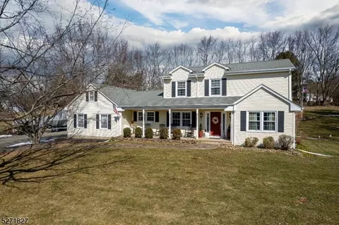 11 Springdale Rd, Hackettstown, NJ 07840