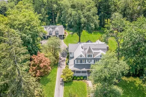 435 Brookside Ave, Allendale, NJ 07401