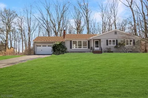 394 North Rd, Chester Twp, NJ 07930