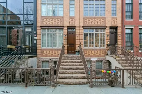 111 Liberty View Dr, Jersey City, NJ 07302