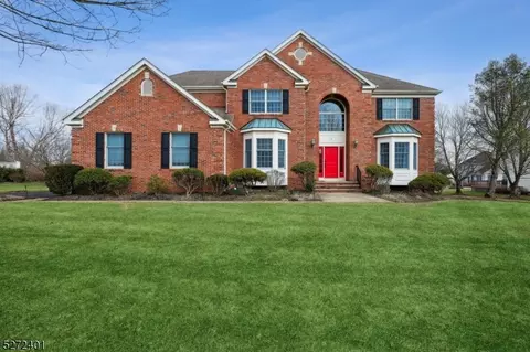 8 Breckenridge Ct, Montgomery, NJ 08502