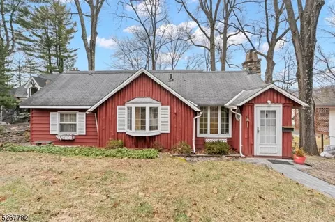 13 S Shore Trl, Sparta, NJ 07871