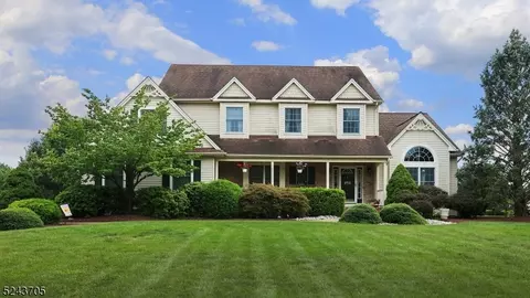 88 Oxford Pl, Hillsborough, NJ 08844