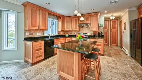 15 Woods End Ct, Wayne, NJ 07470 photo 10