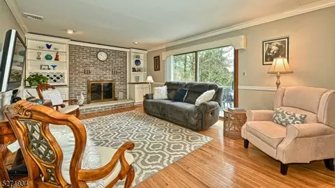 15 Woods End Ct, Wayne, NJ 07470 photo 7