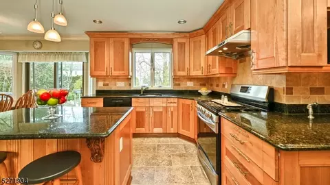 15 Woods End Ct, Wayne, NJ 07470 photo 11