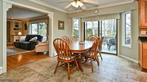 15 Woods End Ct, Wayne, NJ 07470 photo 9