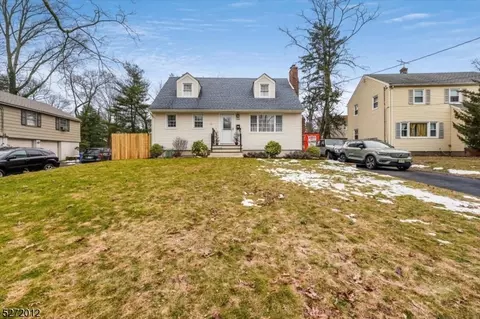 560 Fisk Pl, North Plainfield, NJ 07063