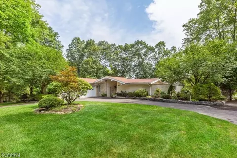 285 Terrace Rd, Franklin Lakes, NJ 07417