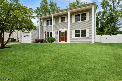 54 Biscay Dr, Mount Olive, NJ 07836