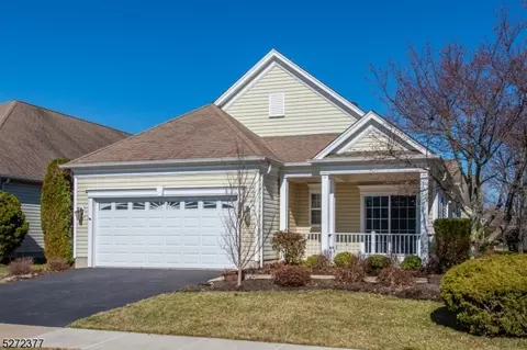 387 Windfall Ln, East Franklin, NJ 08873