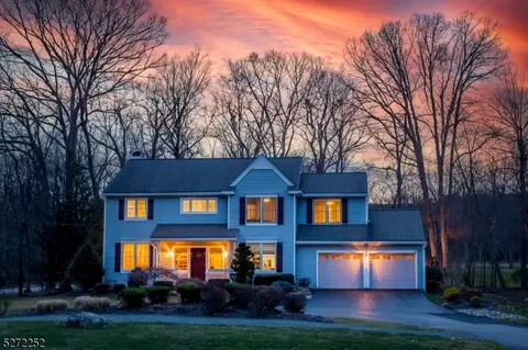 55 School House Rd, Jefferson, NJ 07438