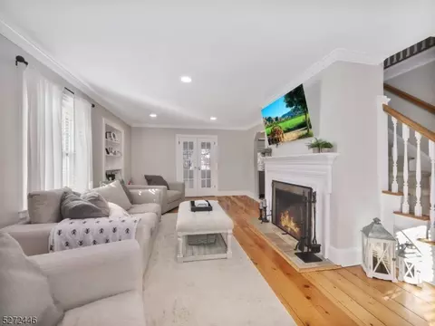 11 Summit Dr, Wayne, NJ 07470 photo 5