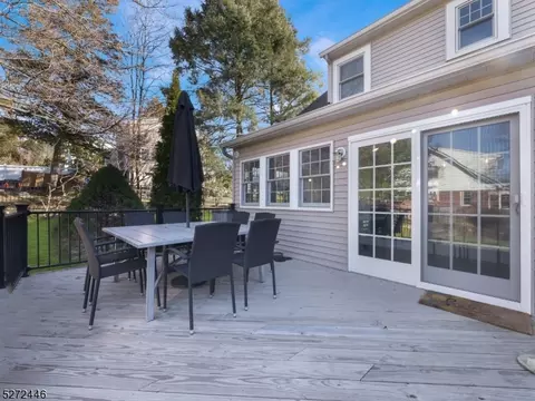 11 Summit Dr, Wayne, NJ 07470 photo 14