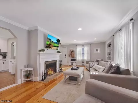11 Summit Dr, Wayne, NJ 07470 photo 6