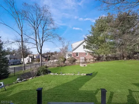 11 Summit Dr, Wayne, NJ 07470 photo 27