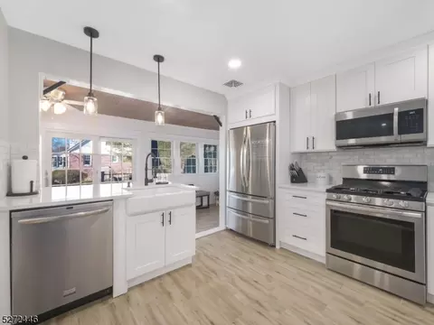 11 Summit Dr, Wayne, NJ 07470 photo 11