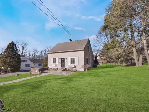 11 Summit Dr, Wayne, NJ 07470 photo 2