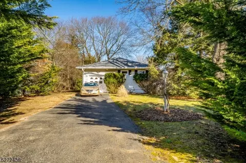 18 3rd Ave, Denville, NJ 07834