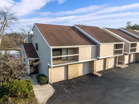 31 N Slope, Clinton, NJ 08809