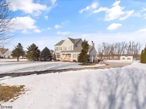4 Pacesetter Dr, Hampton, NJ 08827 photo 2