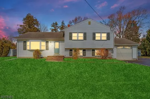 104 Jacksonville Rd, Pequannock Twp, NJ 07082