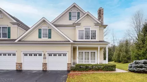 1704 Farley Rd, Tewksbury, NJ 08889