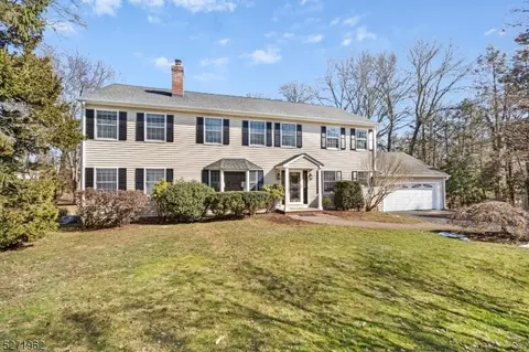 75 Midvale Ave, Long Hill, NJ 07946