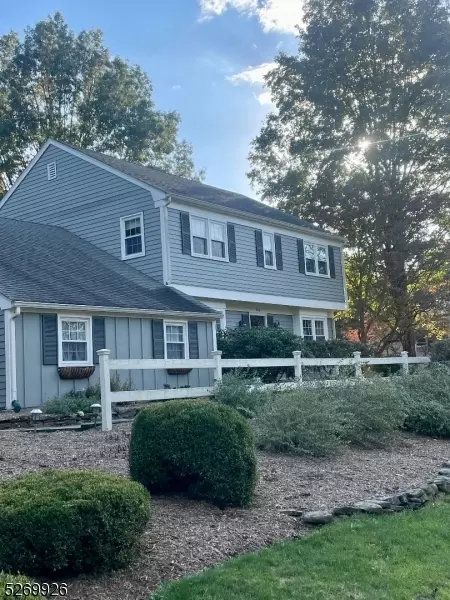 24 Bennington Rd, Clinton Twp, NJ 08801
