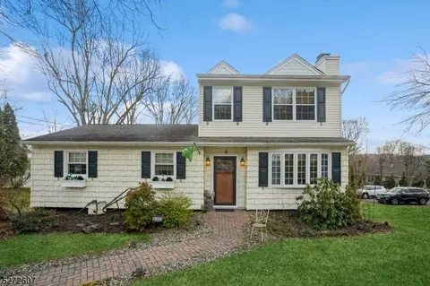 6 Edgemere Ter, Washington, NJ 07882