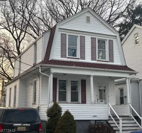 33 Cummings St, Irvington, NJ 07111