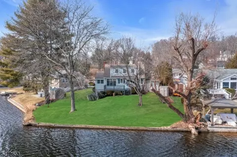 4 Duck Point Trl, Wharton, NJ 07885