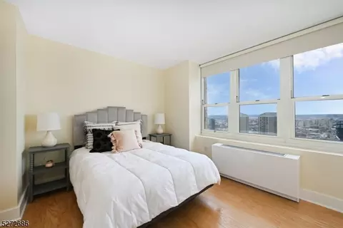 88 Morgan St, Jersey City, NJ 07302