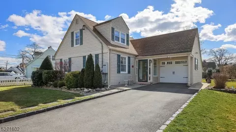 7 Mohawk Dr, Cranford, NJ 07016