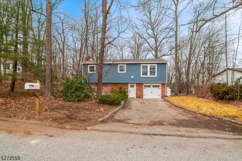 42 Summit Dr, Wantage, NJ 07461